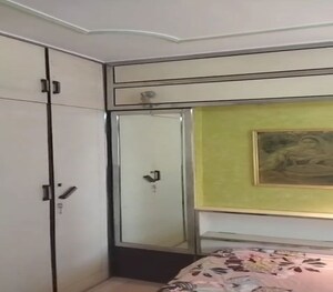 Room in 1 BHK Apartment at Parel – for Sale