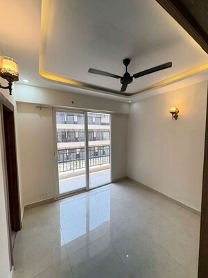 Room in 2 BHK Apartment at Signature The Millennia 3, Sector 37d – for Rent