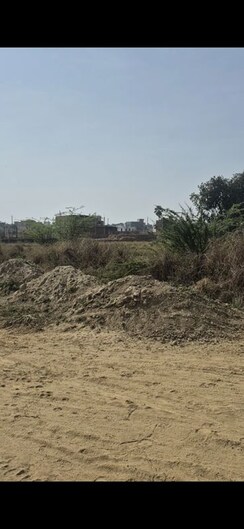 Plot For Sale in Jhalwa