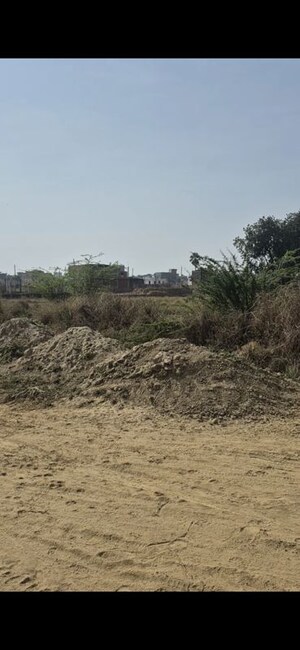  Plot For Sale in Jhalwa
