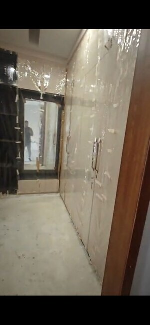 Room in 4 BHK Builder Floor at Sector 85 – for Sale