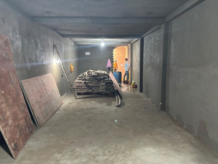  Parking, mithapur Commercial Showroom 1500 Sq.Ft. In Mithapur Patna 10419148