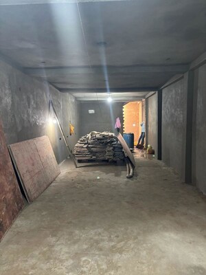 Parking in  Showroom at Mithapur – for Rent