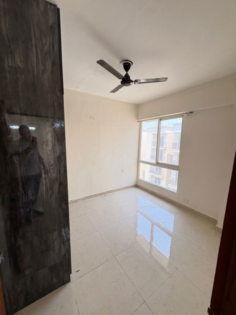 Room, signature-the-millennia-3 2 Bedroom 1000 Sq.Ft. Apartment In Sector 37d Gurgaon 10419151