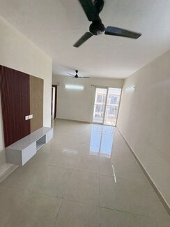 2 BHK Apartment For Rent in Signature The Millennia 3