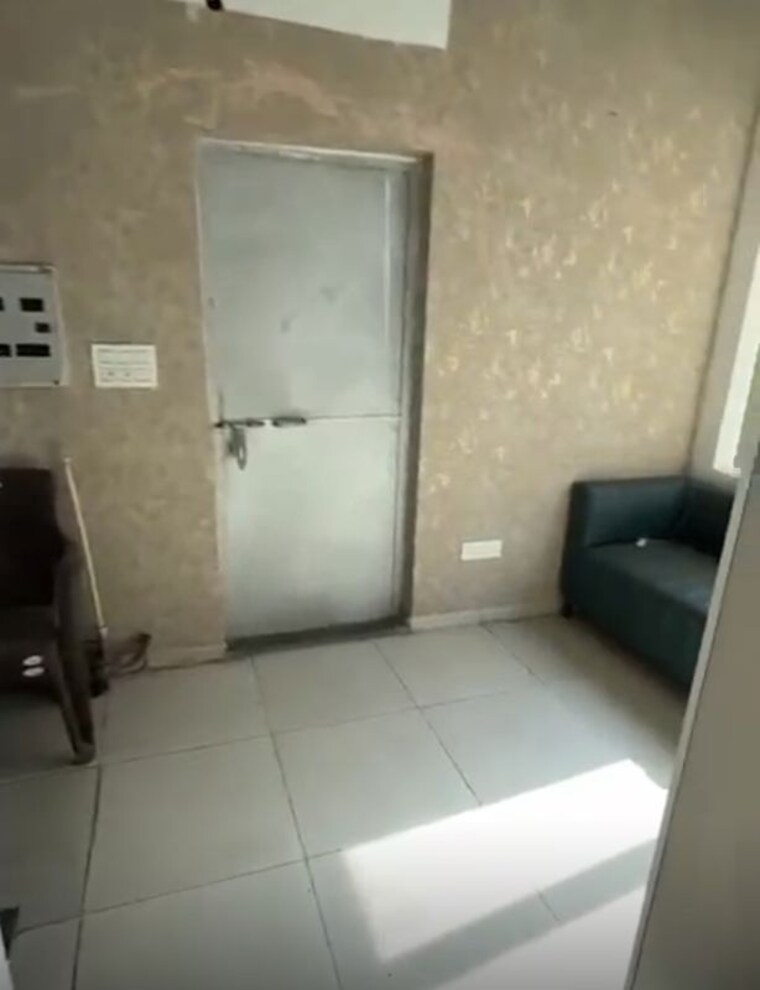 Bathroom, stj-mohali-citi-square Commercial Showroom 900 Sq.Ft. In Nabha Zirakpur 10419196