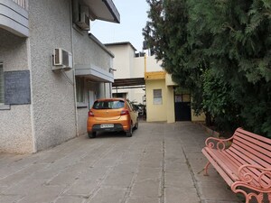 Parking in 4 BHK Independent House at Erandwane – for Rent