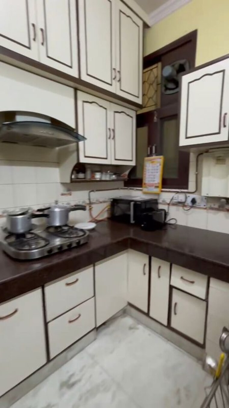 Kitchen, mansarover garden 3 Bedroom 1000 Sq.Ft. Builder Floor In Mansarover Garden Delhi 10419175