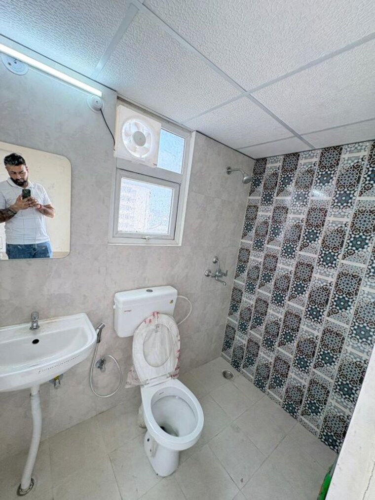 Bathroom, signature-the-millennia-3 2 Bedroom 1000 Sq.Ft. Apartment In Sector 37d Gurgaon 10419205
