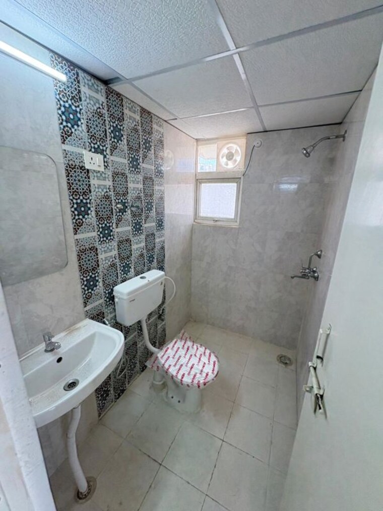 Bathroom, signature-the-millennia-3 2 Bedroom 1000 Sq.Ft. Apartment In Sector 37d Gurgaon 10419205