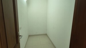 Room in 3 BHK Builder Floor at Sector 45 – for Rent