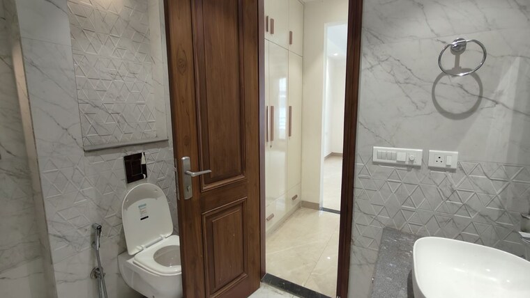 Bathroom, sector 45 3 Bedroom 2550 Sq.Ft. Builder Floor In Sector 45 Gurgaon 10419201