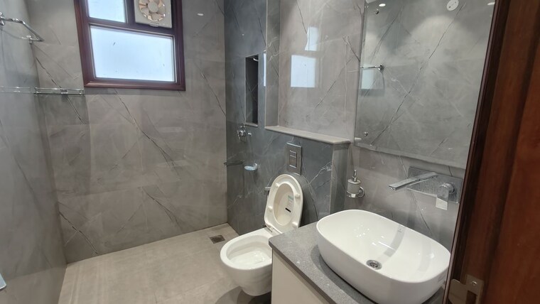 Bathroom, sector 45 3 Bedroom 2550 Sq.Ft. Builder Floor In Sector 45 Gurgaon 10419201