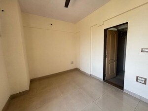 Room in 1 BHK Apartment at Everest Countryside Petunia, Kasarvadavali – for Sale