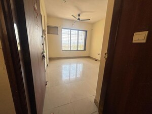 Room in 1 BHK Apartment at Everest Countryside Petunia, Kasarvadavali – for Sale