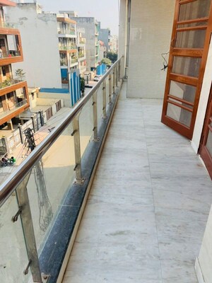 Balcony in 3 BHK Builder Floor at Sector 46 – for Rent