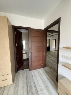 Room in 3 BHK Builder Floor at Sector 46 – for Rent