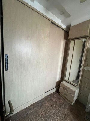 Room in 3 BHK Builder Floor at Sector 46 – for Rent