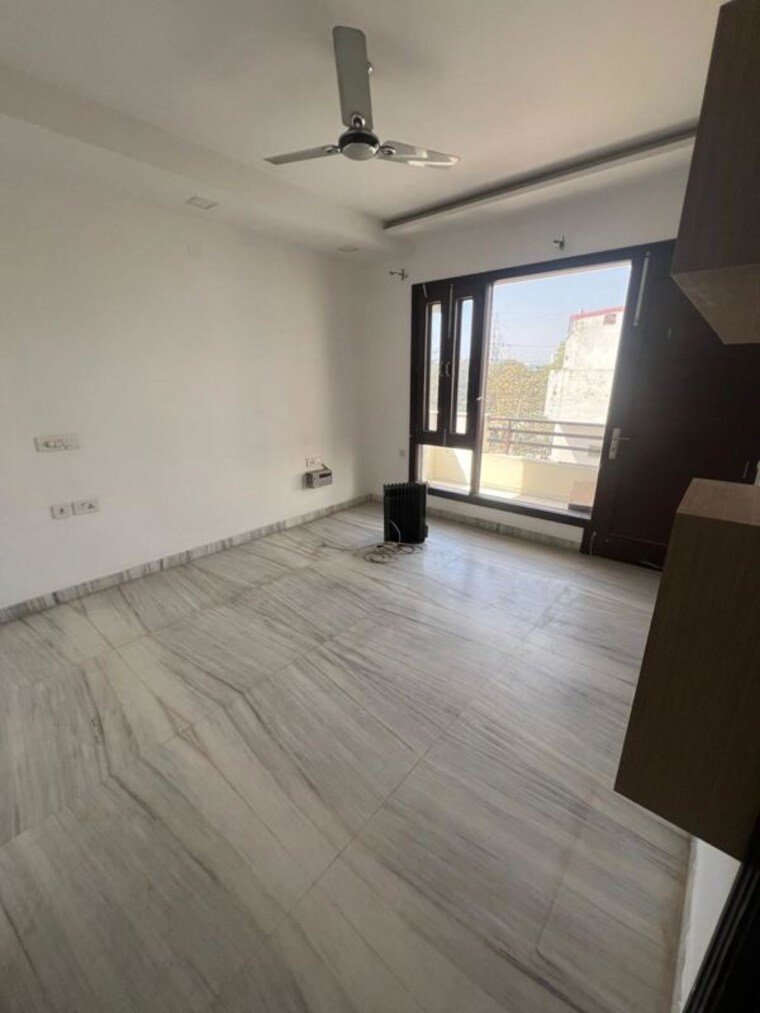 Room, sector 46 3 Bedroom 2750 Sq.Ft. Builder Floor In Sector 46 Gurgaon 10419279