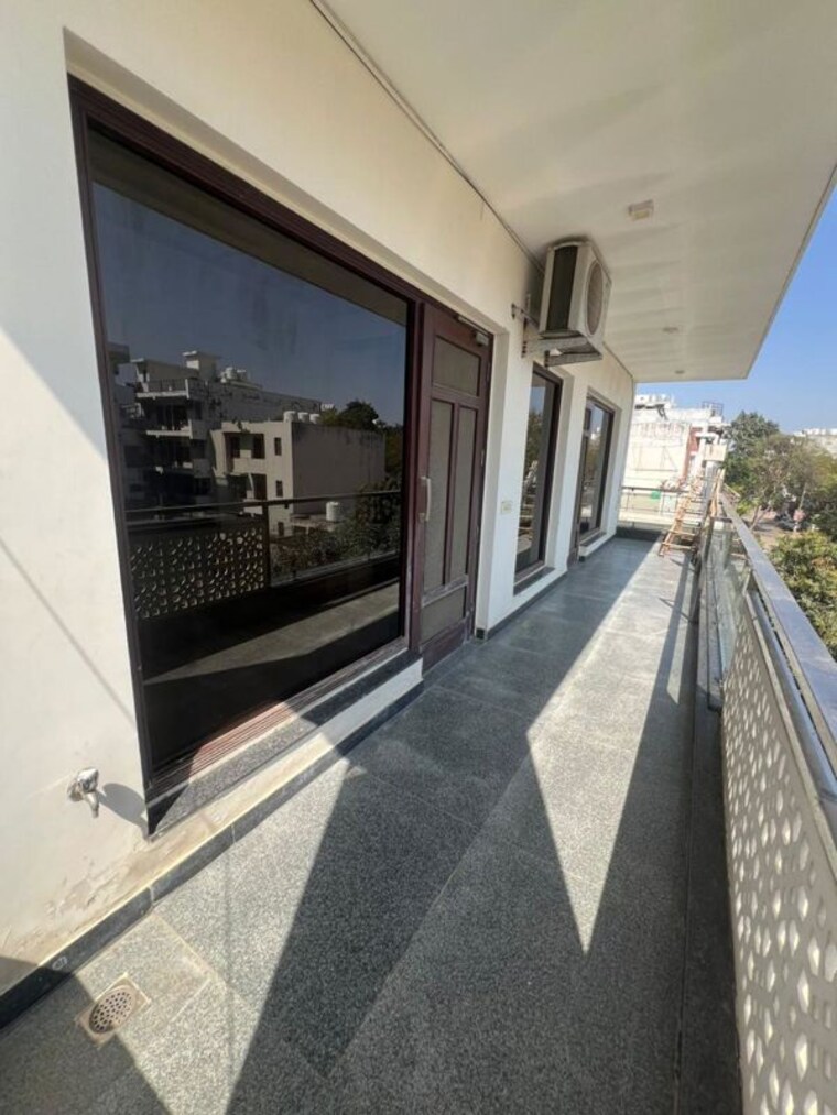 Balcony, sector 46 3 Bedroom 2750 Sq.Ft. Builder Floor In Sector 46 Gurgaon 10419279