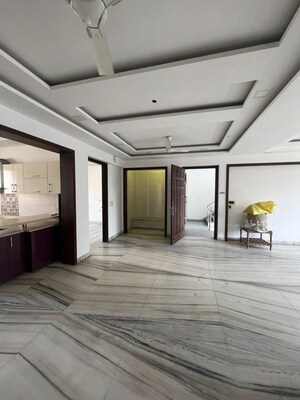 Parking in 3 BHK Builder Floor at Sector 46 – for Rent
