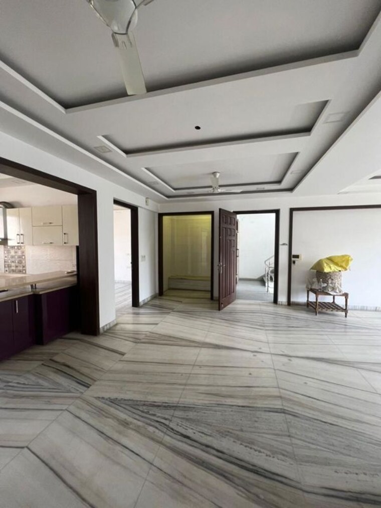  Parking, sector 46 3 Bedroom 2750 Sq.Ft. Builder Floor In Sector 46 Gurgaon 10419279