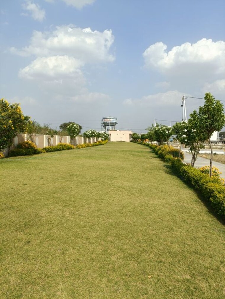 Garden, ujjain road Commercial Land 1500 Sq.Ft. In Ujjain Road Indore 10419261