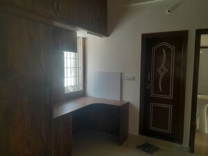 Room in 2 BHK Builder Floor at Akshya Nagar – for Rent