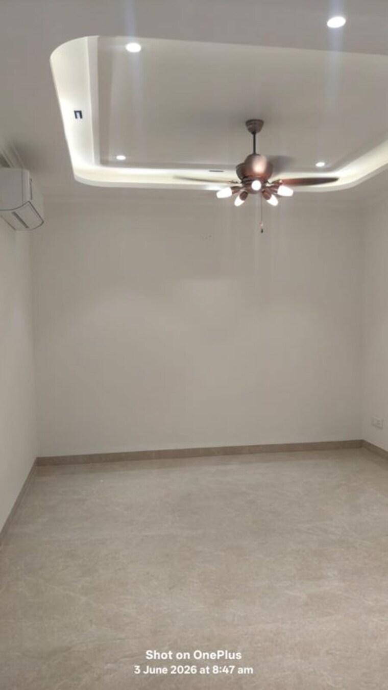 Room, sector 21 3 Bedroom 250 Sq.Yd. Builder Floor In Sector 21 Panchkula 10419408