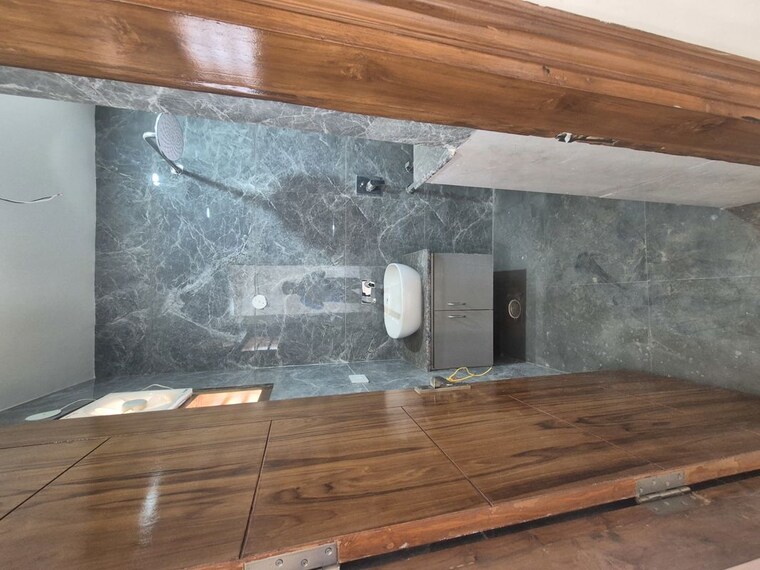 Bathroom, bptp-district 3 Bedroom 150 Sq.Yd. Builder Floor In Sector 81 Faridabad 10419395
