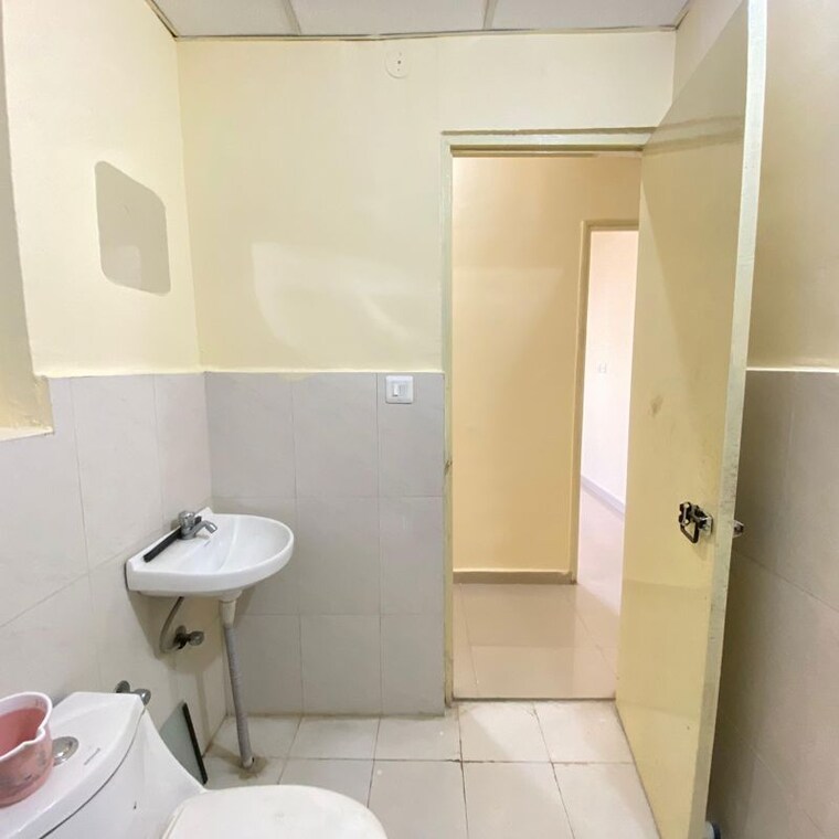 Bathroom, pyramid-heights 2 Bedroom 590 Sq.Ft. Apartment In Sector 85 Gurgaon 10419390