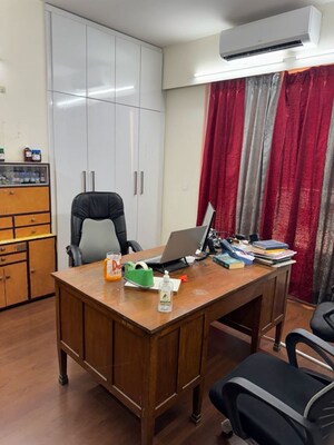 Furnished Amenities in 3 BHK Apartment at Microtek Greenburg, Sector 86 – for Sale