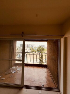Room in 2 BHK Apartment at Mantra 29 Gold Coast Phase 3, Tingre Nagar – for Rent