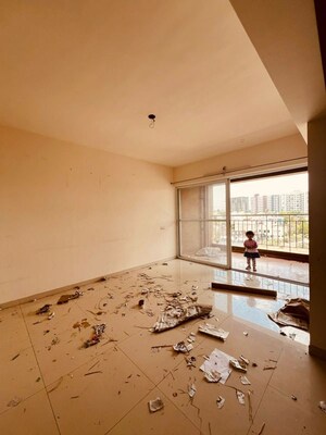 Room in 2 BHK Apartment at Mantra 29 Gold Coast Phase 3, Tingre Nagar – for Rent