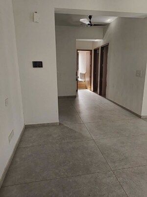Room in 2 BHK Apartment at Ellisbridge – for Rent