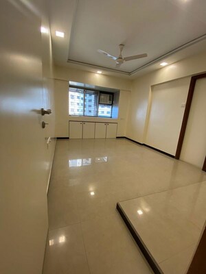 Room in 2 BHK Apartment at Llyod Estate, Wadala – for Rent