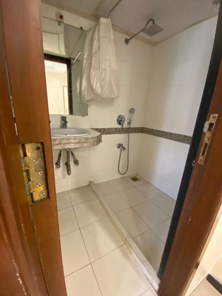 Bathroom, llyod-estate 2 Bedroom 700 Sq.Ft. Apartment In Wadala Mumbai 10419499