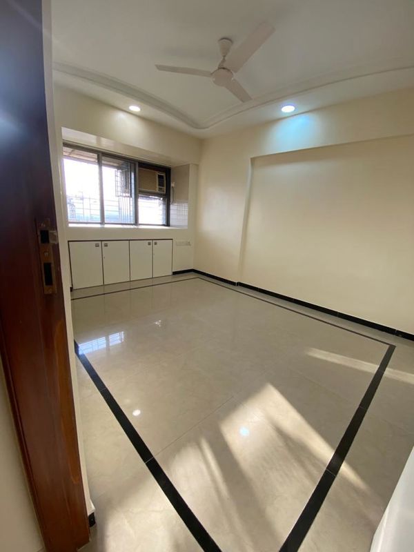 2 BHK + Pooja Room,Servant Room Apartment For Rent in Llyod Estate