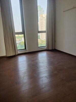 Room in 4 BHK Apartment at M3M Golf Estate, Sector 65 – for Rent