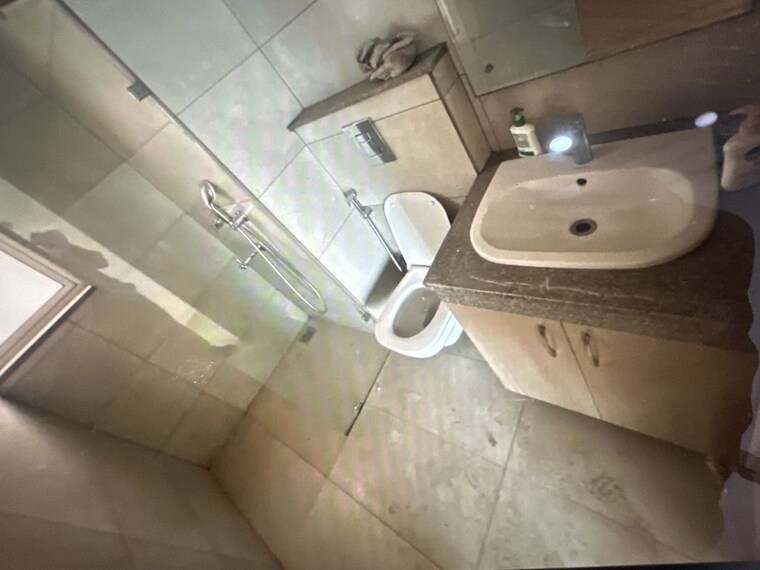 Bathroom, tata-gurgaon-gateway 3 Bedroom 2215 Sq.Ft. Apartment In Sector 112 Gurgaon 10419502