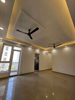 3.5 BHK + Servant Room Apartment For Rent in Emaar Emerald Estate