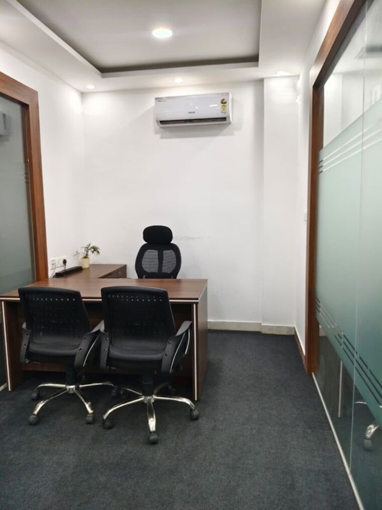 Team Area, sector 63 Commercial Office Space 2600 Sq.Ft. In Sector 63 Noida 10419508