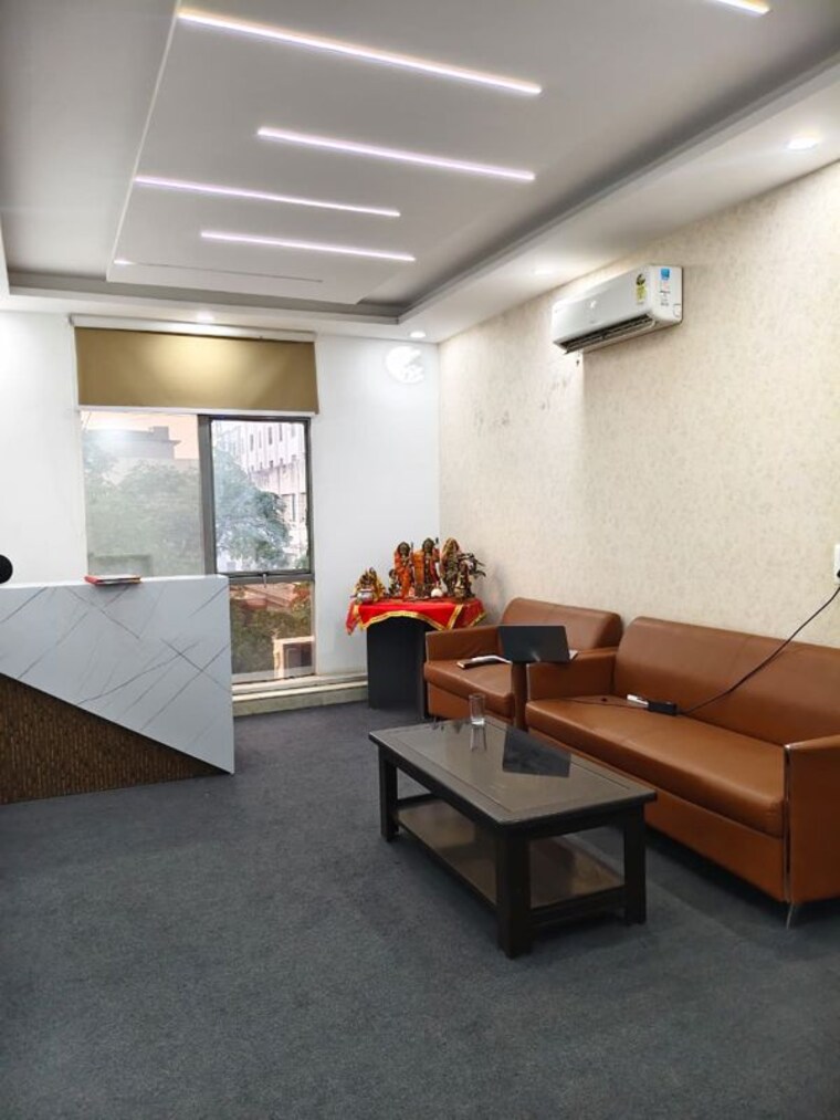 Living Room, sector 63 Commercial Office Space 2600 Sq.Ft. In Sector 63 Noida 10419508