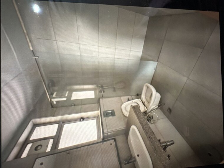 Bathroom, tata-gurgaon-gateway 3 Bedroom 2520 Sq.Ft. Apartment In Sector 112 Gurgaon 10419563