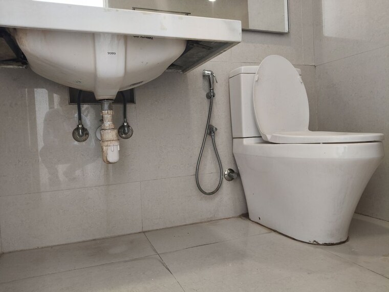 Bathroom, hiranandani-rodas-enclave-leona 3 Bedroom 1200 Sq.Ft. Apartment In Thane West Thane 10419588