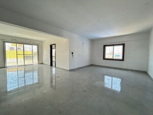 Room in 2 BHK Apartment at Halasuru – for Rent