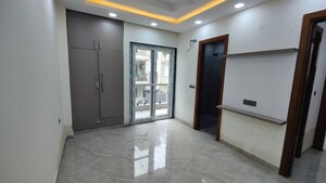 Room in 3 BHK Builder Floor at Green Fields Colony – for Rent