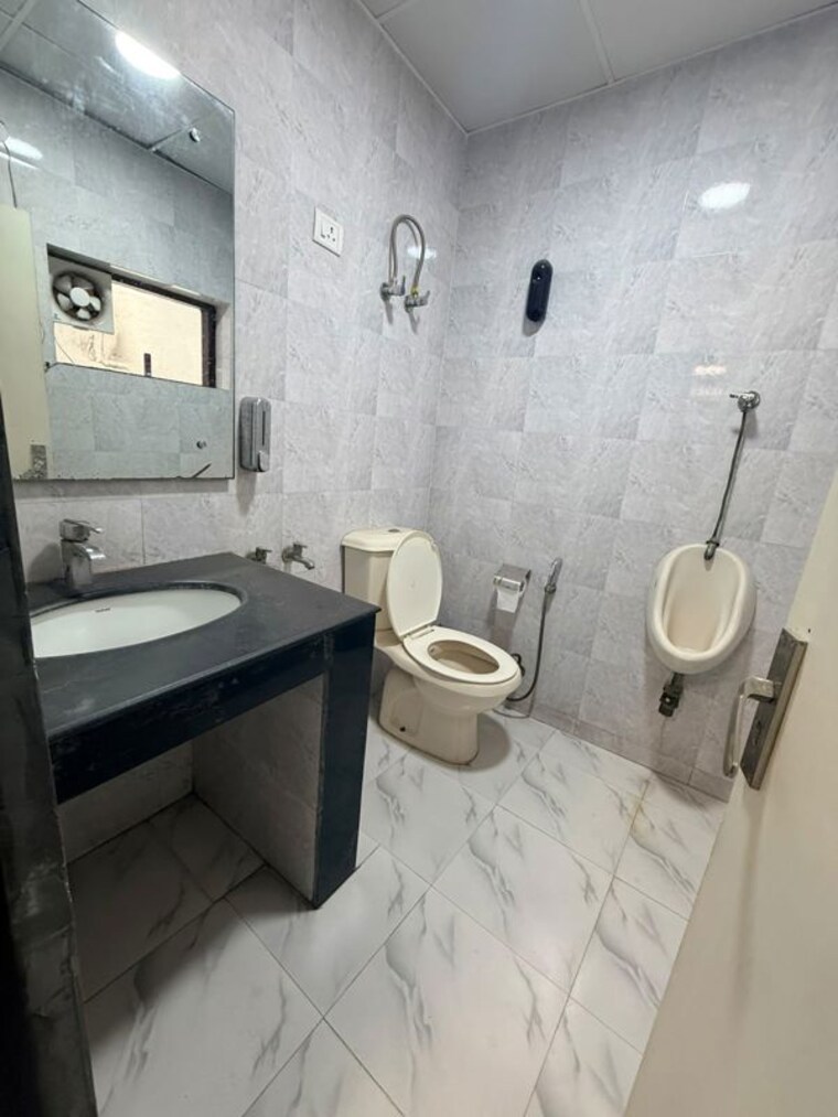 Bathroom, saket Commercial Office Space 2000 Sq.Ft. In Saket Delhi 10419601