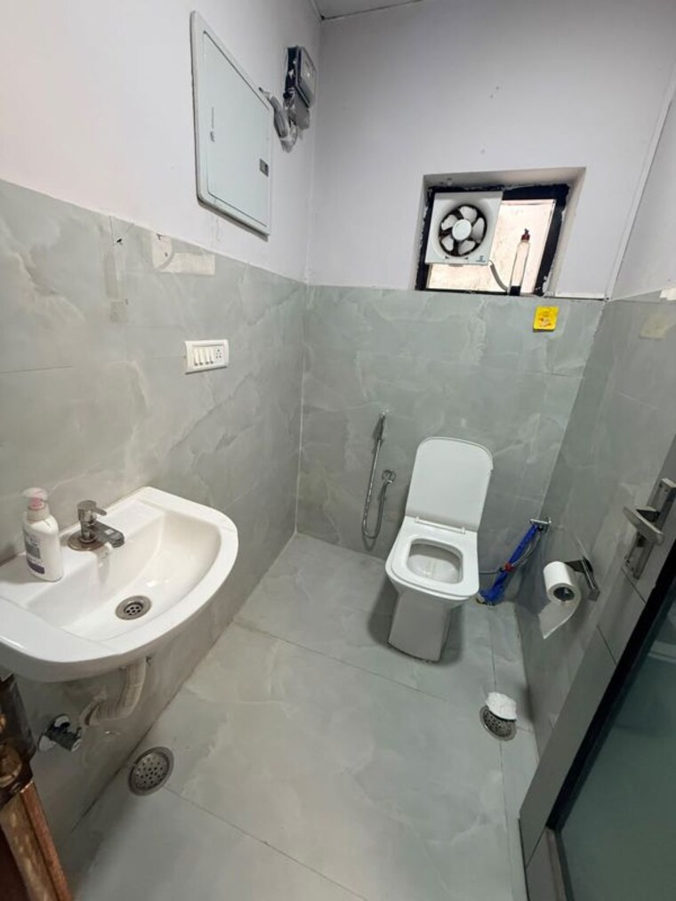 Bathroom, saket Commercial Office Space 2000 Sq.Ft. In Saket Delhi 10419601