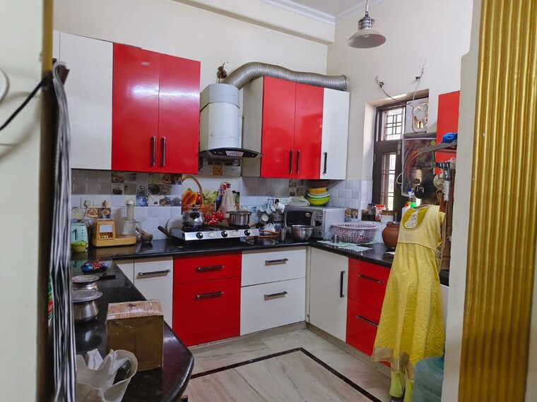 Kitchen, sector 46 3 Bedroom 200 Sq.Mt. Independent House In Sector 46 Noida 10419607